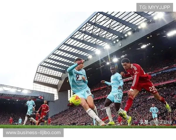 欧洲豪门激战升级：新赛季联赛焦点对决引发球迷热议