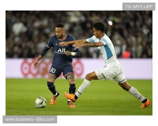 巴黎圣日耳曼逆转马赛夺冠 法甲联赛激战进入白热化阶段